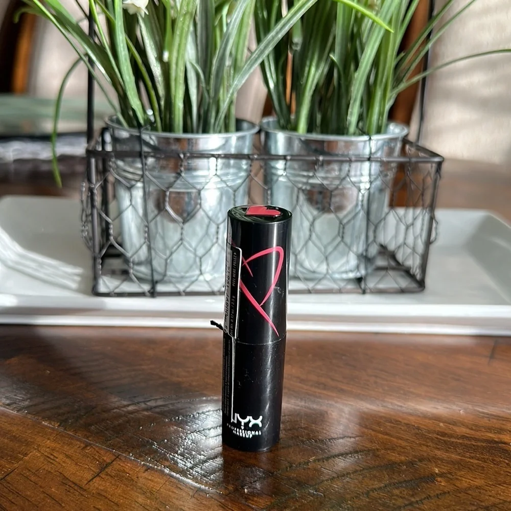 Shout Loud Satin Lipstick 1.0ea - Picture 8 of 9